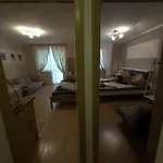 Διαμέρισμα Rozsa 2 *